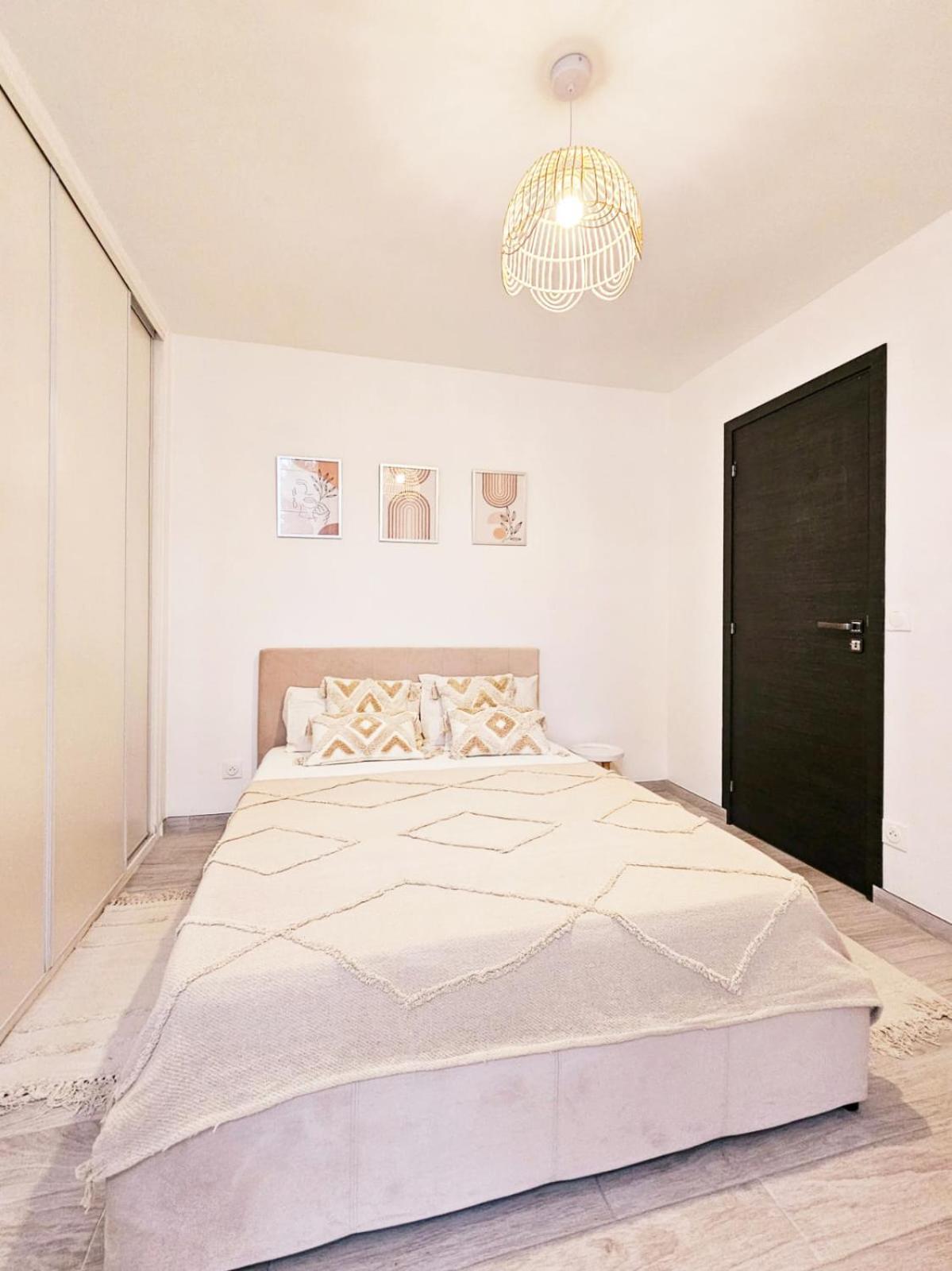 Bed & Breakfast - Entre Paris & Disneyland Apartment Roissy-en-Brie Ngoại thất bức ảnh